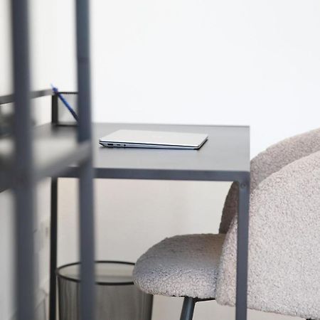 Palais Passy~Design Suite Mit Ausblick Im Zentrum วิสบาเดน ภายนอก รูปภาพ