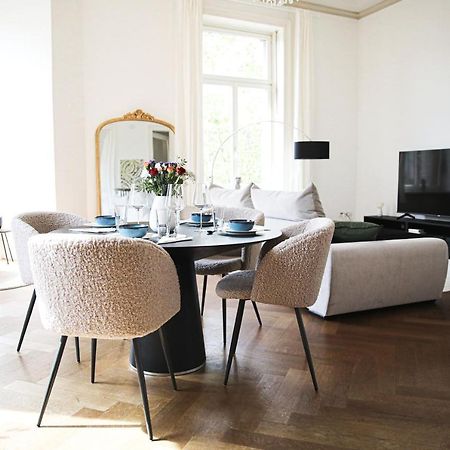 Palais Passy~Design Suite Mit Ausblick Im Zentrum วิสบาเดน ภายนอก รูปภาพ