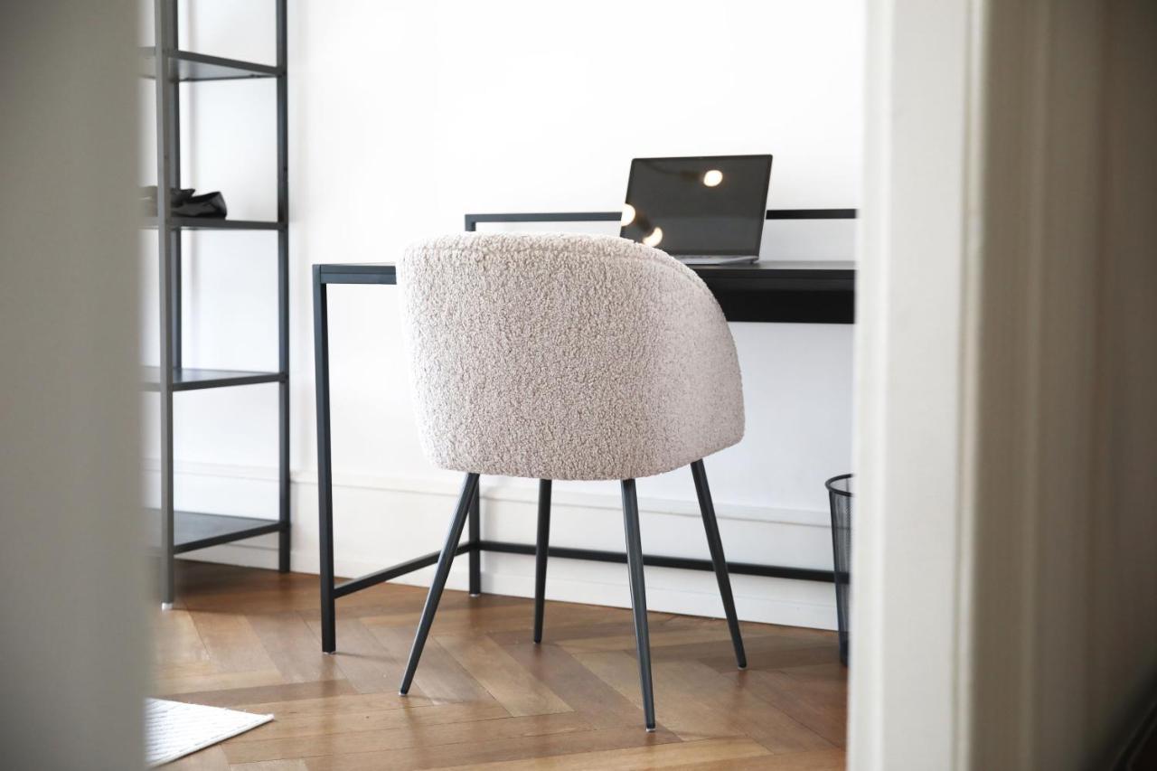 Palais Passy~Design Suite Mit Ausblick Im Zentrum วิสบาเดน ภายนอก รูปภาพ