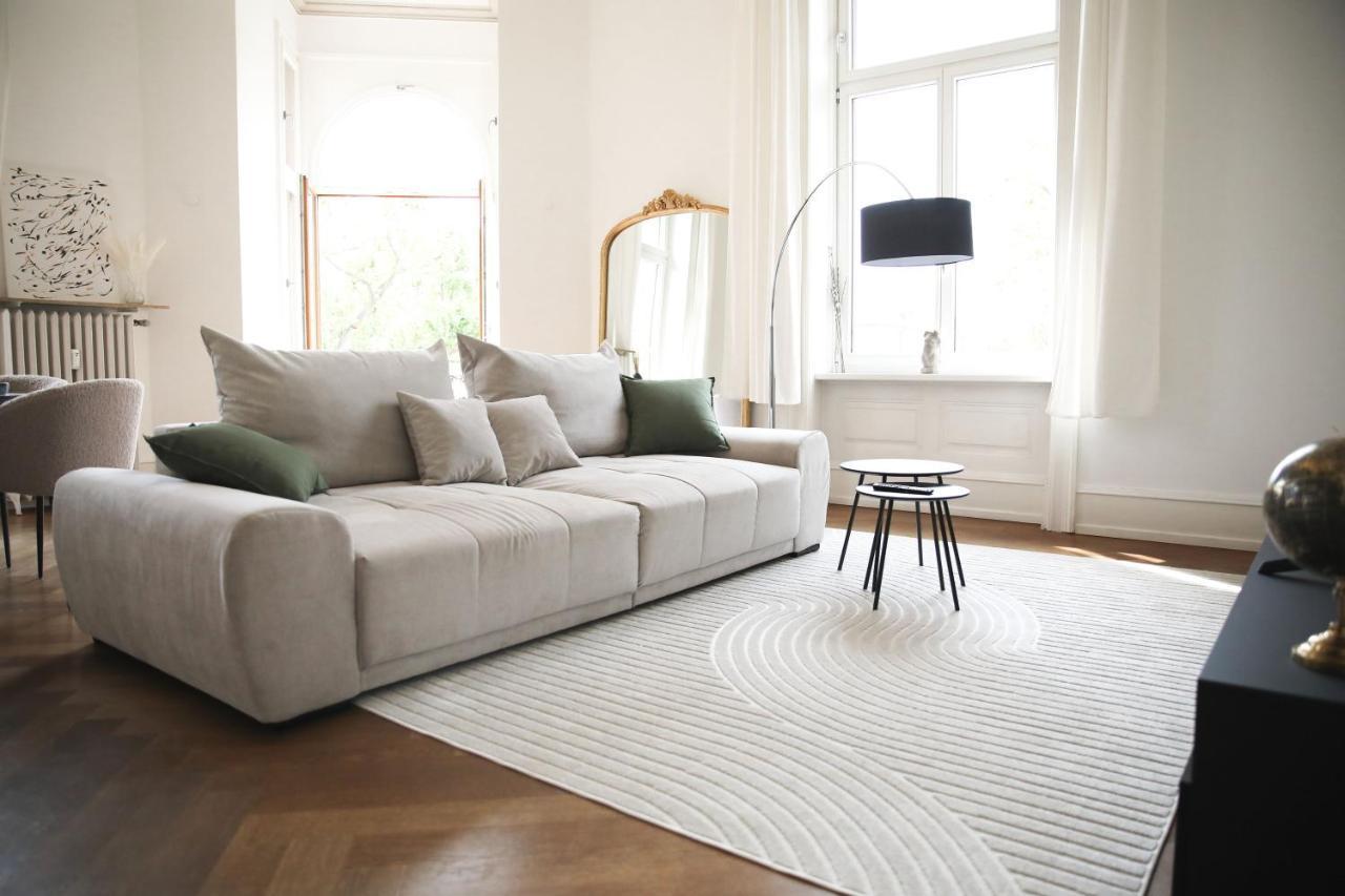 Palais Passy~Design Suite Mit Ausblick Im Zentrum วิสบาเดน ภายนอก รูปภาพ