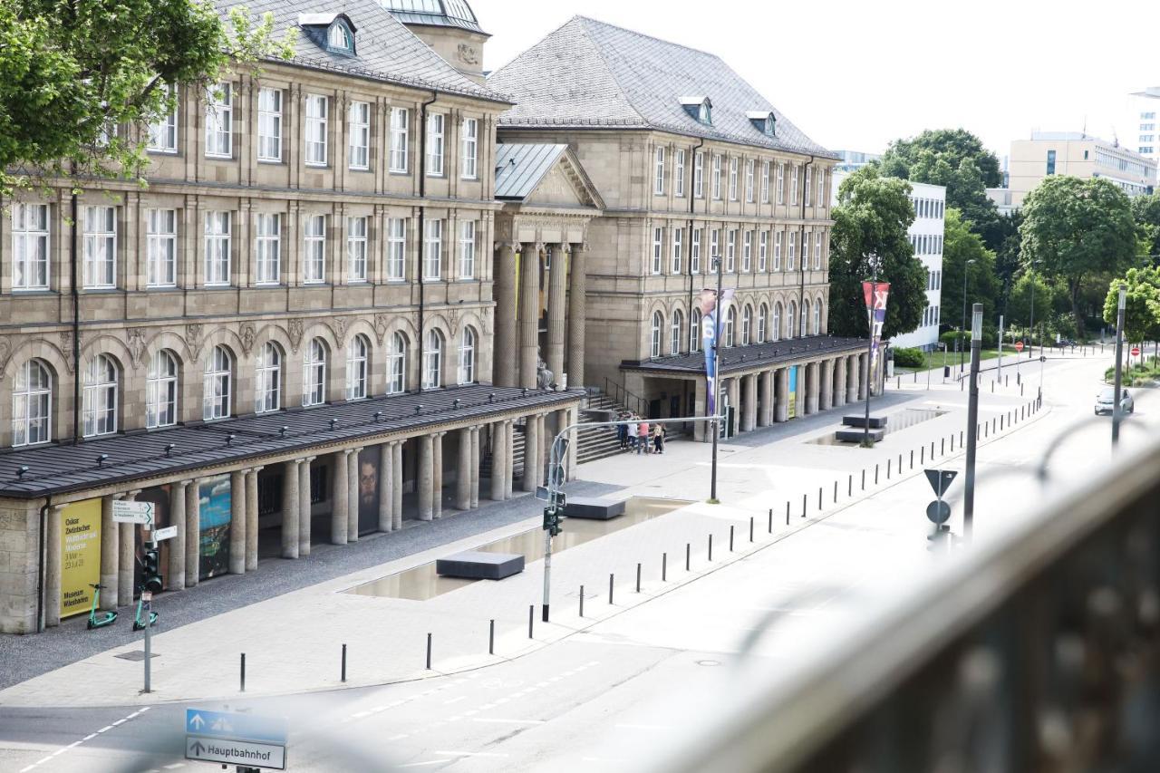 Palais Passy~Design Suite Mit Ausblick Im Zentrum วิสบาเดน ภายนอก รูปภาพ