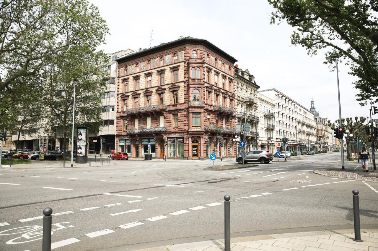 Palais Passy~Design Suite Mit Ausblick Im Zentrum วิสบาเดน ภายนอก รูปภาพ
